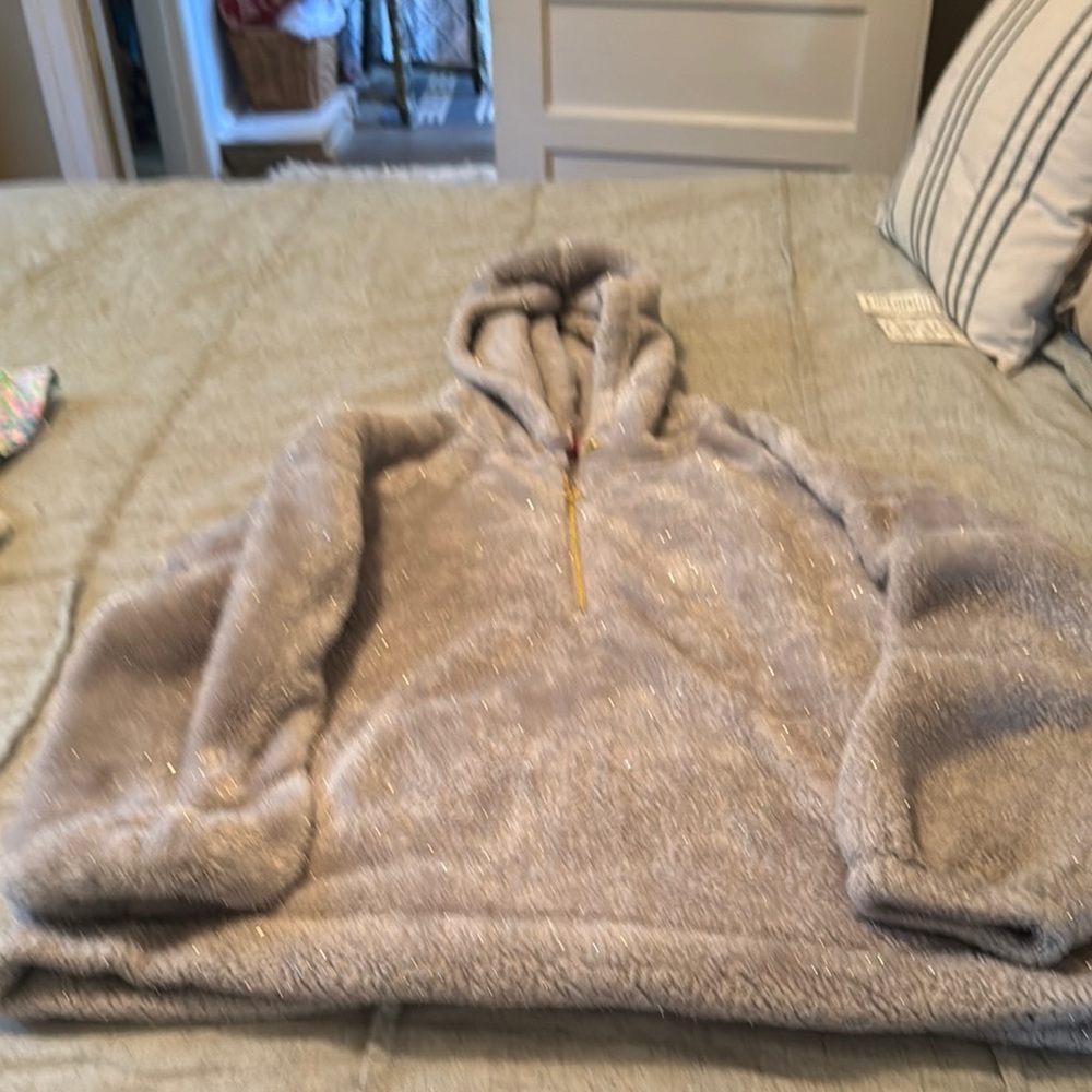 Cozy Gray Fleece Hoodie with Gold Zipper